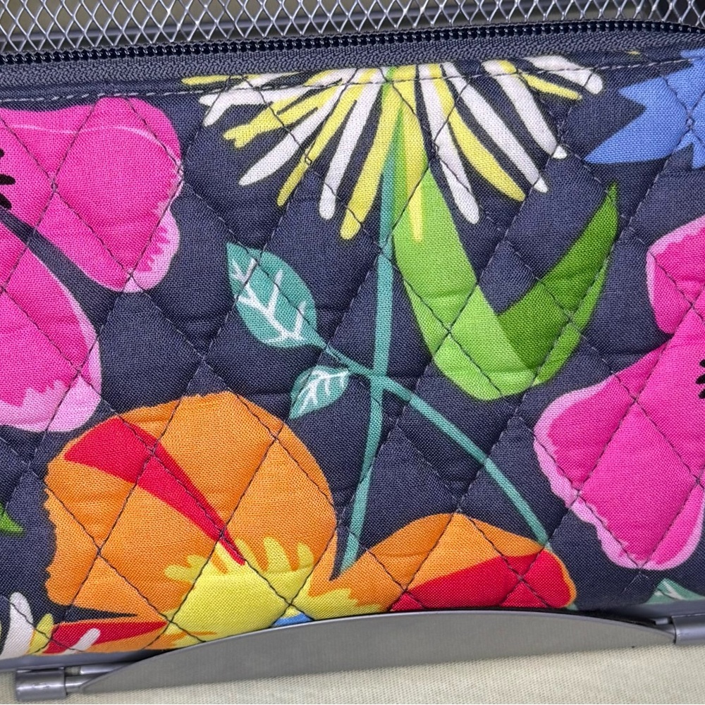 Vera Bradley Quilted Cotton Zip Wallet Jazzy Blooms Floral Wristlet